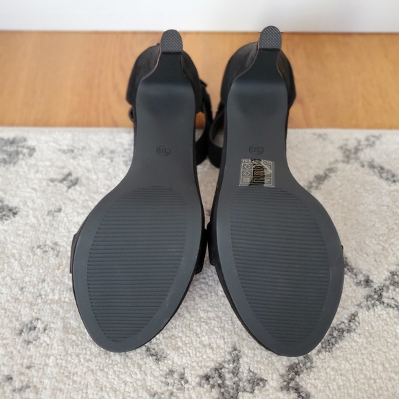 Black heels size 7.5 - Picture 4 of 8